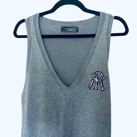 New York Yankees Awesome J Cashmere Wool Knit Sweater Vest Dress V-Neck - Picture 2 of 7